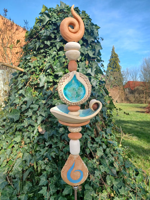 Garten-Stele mit Vogeltränke