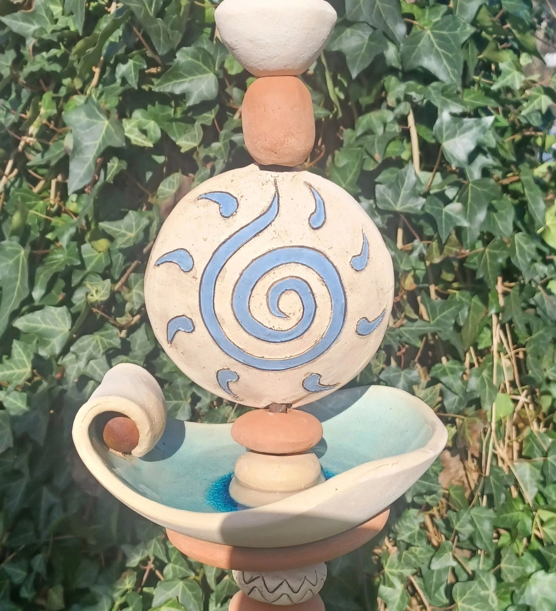 Garten-Stele mit Vogeltränke
