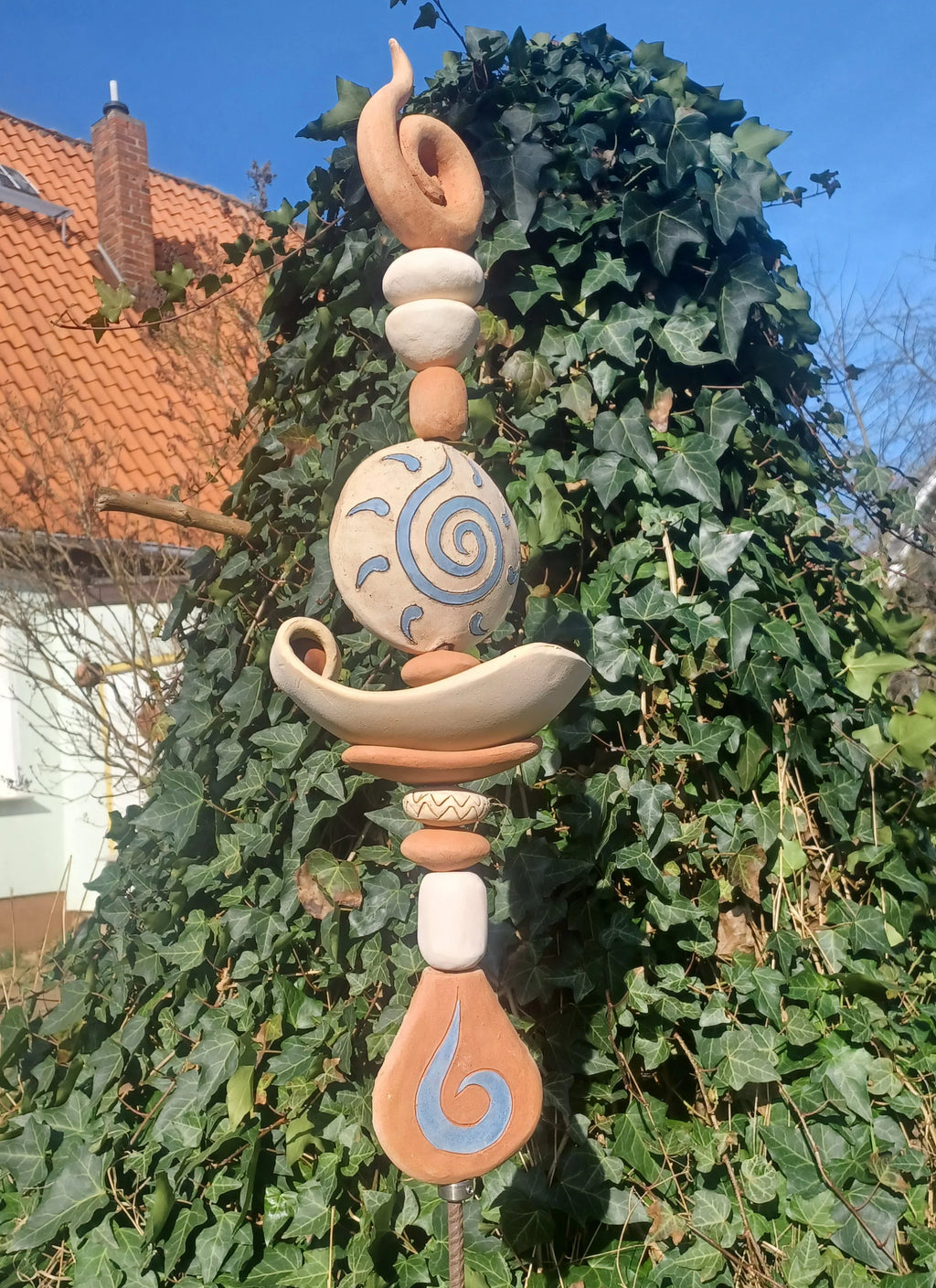 Garten-Stele mit Vogeltränke